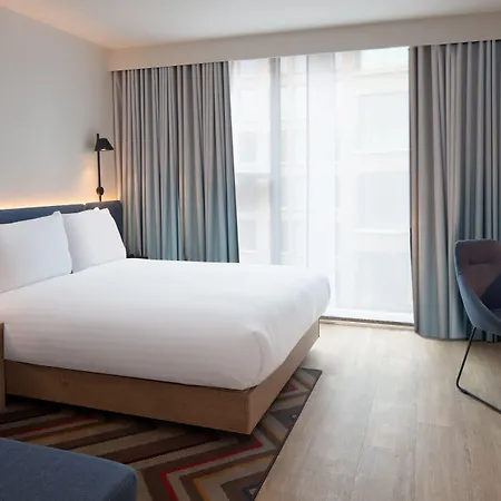 Hampton By Hilton Piccadilly 3*