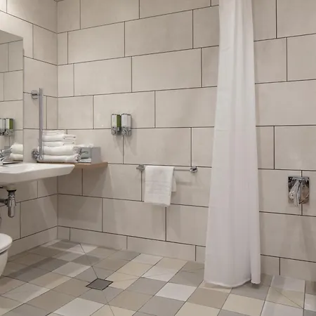 Hampton By Hilton Piccadilly Hotel 3*