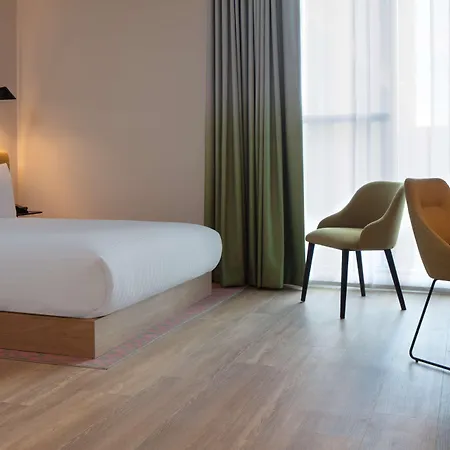 Hampton By Hilton Piccadilly מלון