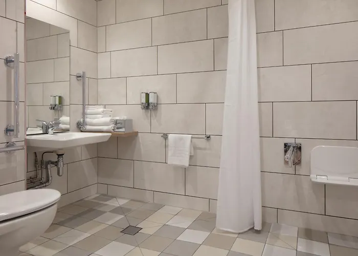 Hampton By Hilton Piccadilly 酒店 3*