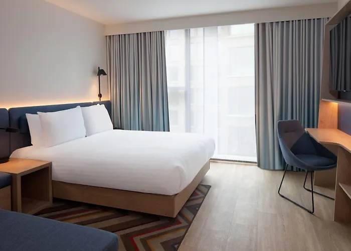 Hampton By Hilton Piccadilly 3*